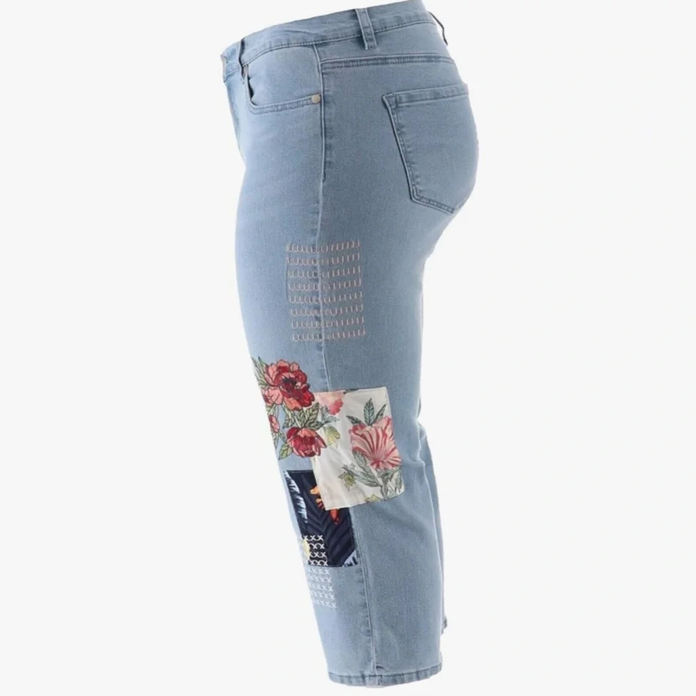 Diane Gilman Cropped Embroidered Jeans Women’s Size 10 Stretch Light Wash DG2 - Picture 11 of 17